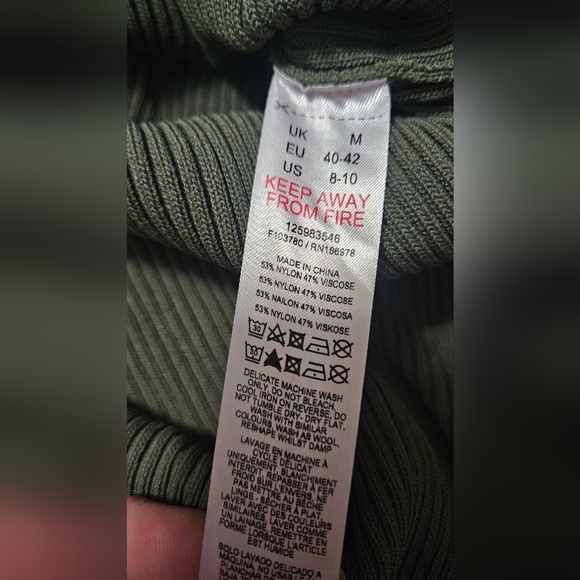 TOPSHOP Knit cross front midi dress in Olive Green. Size Medium - Picture 11 of 13